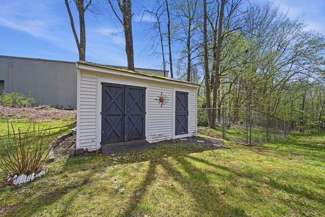 39 E Main St, Merrimac, MA 01860
