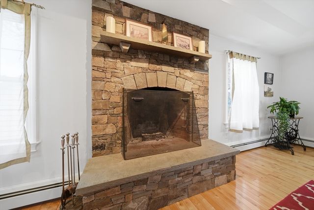39 E Main St, Merrimac, MA 01860