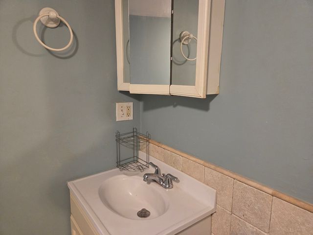 1004 Belmont St 1, Watertown, MA 02472