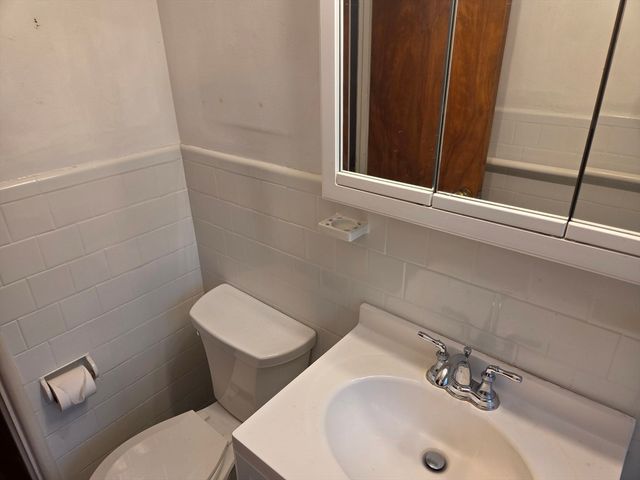 1004 Belmont St 1, Watertown, MA 02472