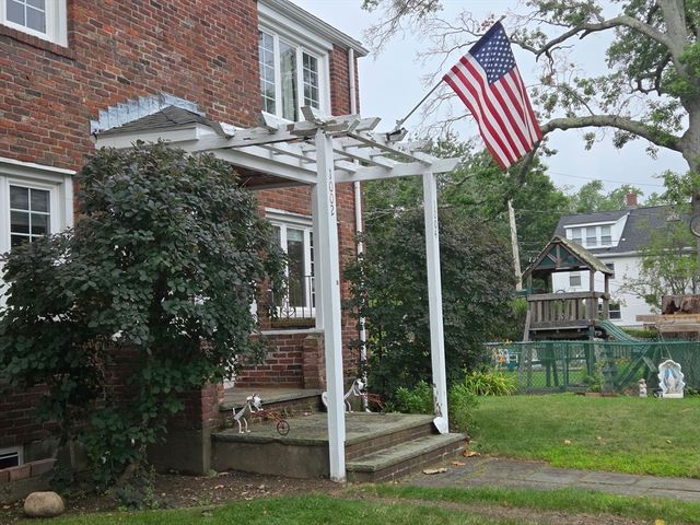 1004 Belmont St 1, Watertown, MA 02472