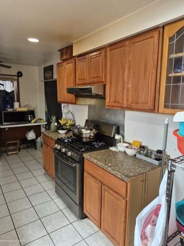 24837 Curie Street, Warren, MI 48091