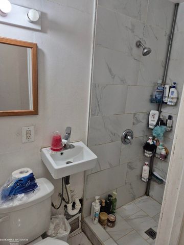 24837 Curie Street, Warren, MI 48091