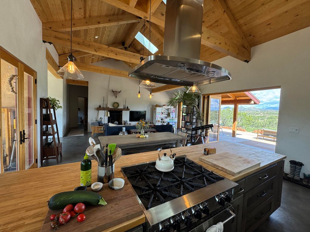 21 CATTLE Drive, Lamy, NM 87540