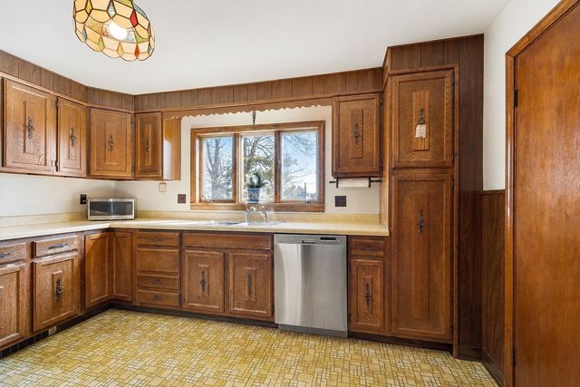 12 Dane St, Peabody, MA 01960