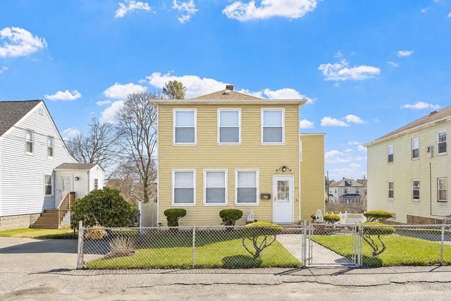 12 Dane St, Peabody, MA 01960
