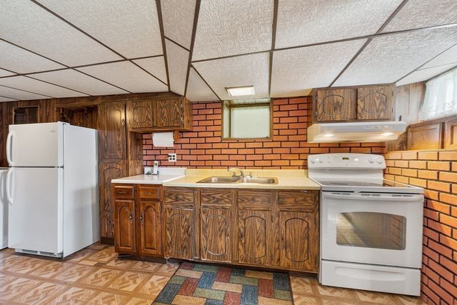 12 Dane St, Peabody, MA 01960