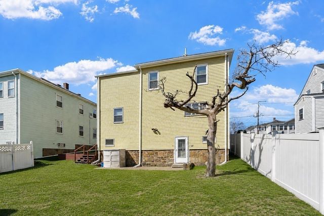 12 Dane St, Peabody, MA 01960