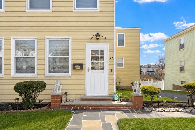 12 Dane St, Peabody, MA 01960