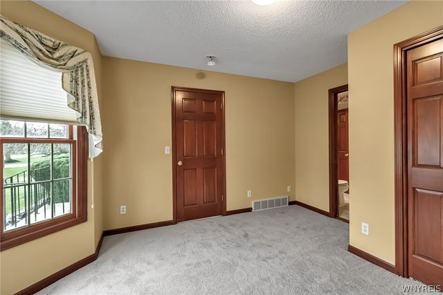 4190 Thornwood Lane, Clarence, NY 14221