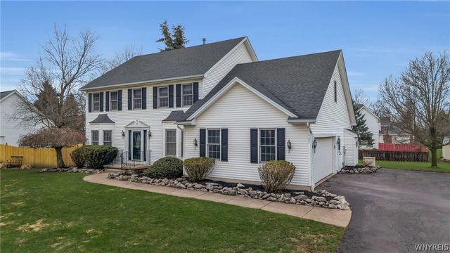 4190 Thornwood Lane, Clarence, NY 14221