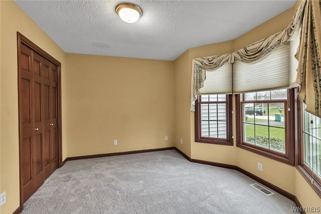 4190 Thornwood Lane, Clarence, NY 14221