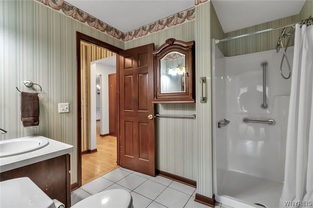 4190 Thornwood Lane, Clarence, NY 14221