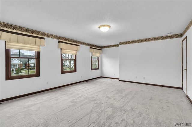 4190 Thornwood Lane, Clarence, NY 14221