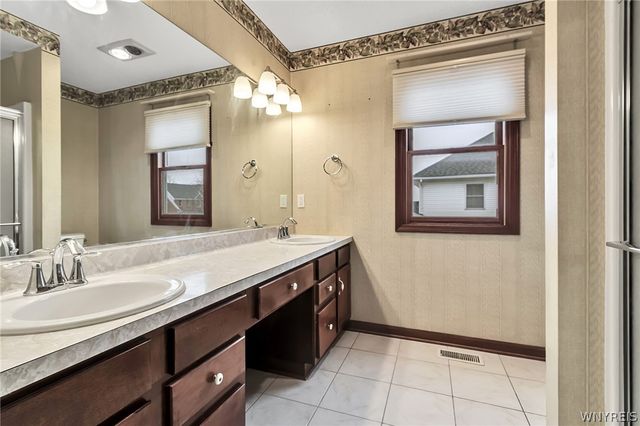 4190 Thornwood Lane, Clarence, NY 14221