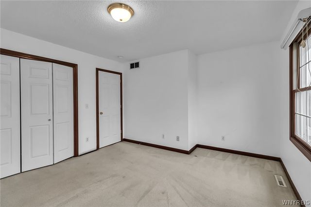 4190 Thornwood Lane, Clarence, NY 14221