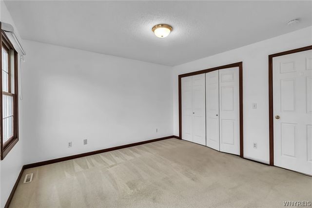 4190 Thornwood Lane, Clarence, NY 14221