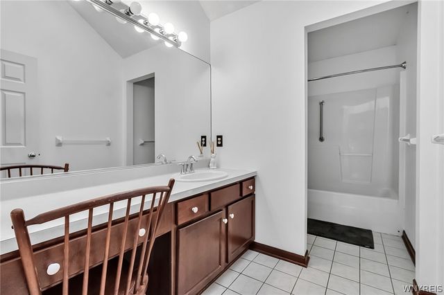 4190 Thornwood Lane, Clarence, NY 14221