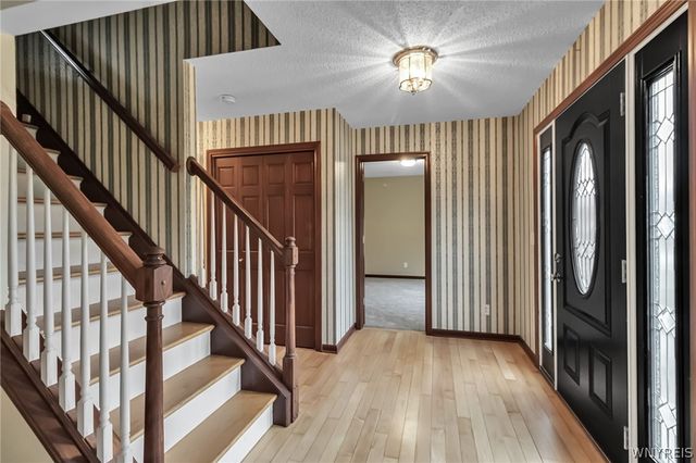 4190 Thornwood Lane, Clarence, NY 14221