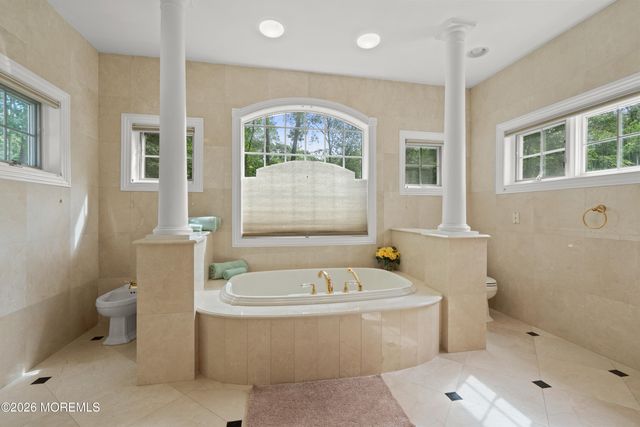 79 Cypress Neck Road, Middletown, NJ 07748