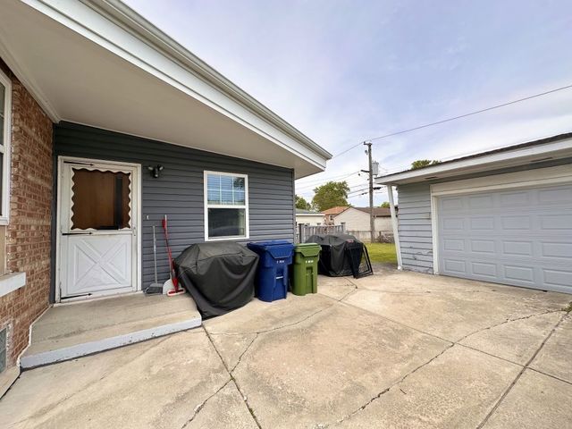 10021 Minnick Avenue, Oak Lawn, IL 60453
