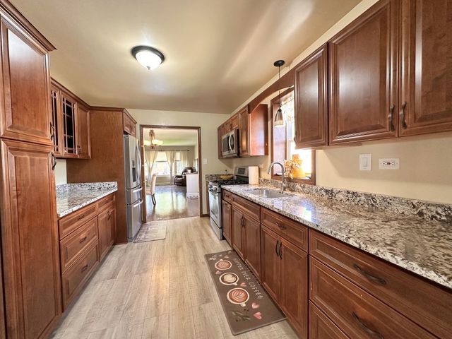 10021 Minnick Avenue, Oak Lawn, IL 60453