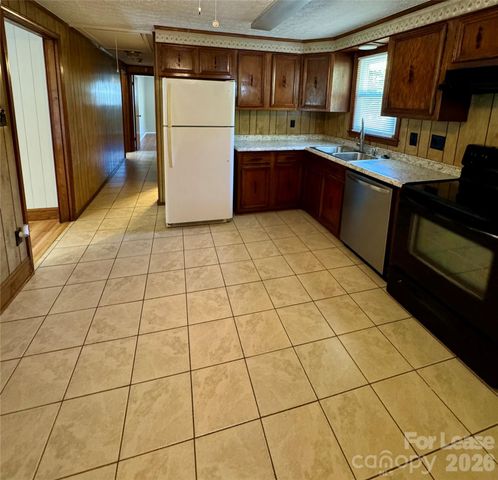 119 Morris Avenue, Mount Holly, NC 28120