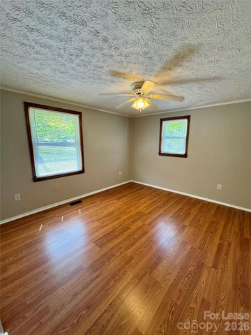 119 Morris Avenue, Mount Holly, NC 28120