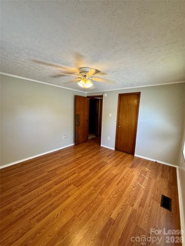 119 Morris Avenue, Mount Holly, NC 28120
