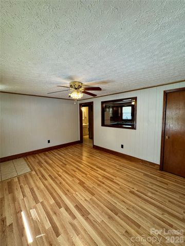 119 Morris Avenue, Mount Holly, NC 28120