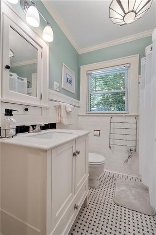 6439 Walnut Street, Kansas City, MO 64113