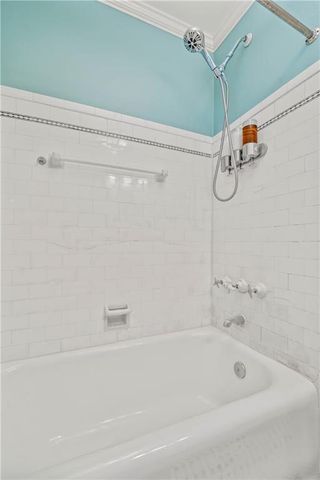 6439 Walnut Street, Kansas City, MO 64113