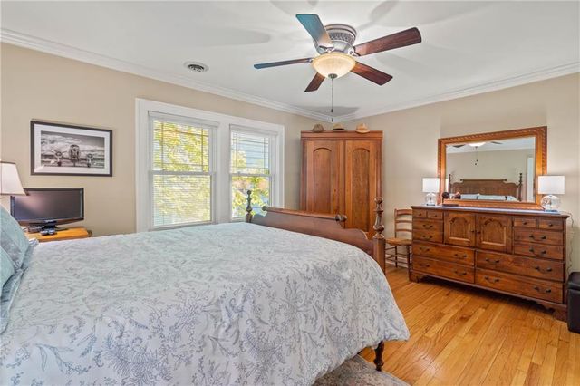 6439 Walnut Street, Kansas City, MO 64113
