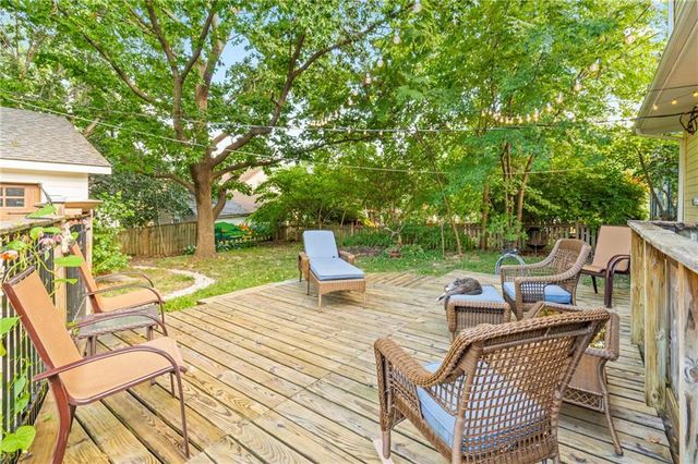 6439 Walnut Street, Kansas City, MO 64113
