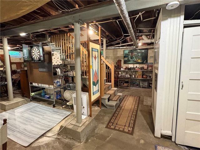 6439 Walnut Street, Kansas City, MO 64113