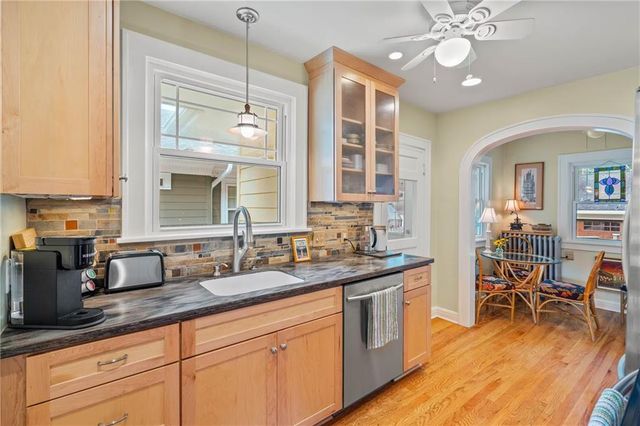 6439 Walnut Street, Kansas City, MO 64113