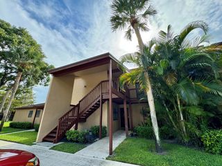 2502 Lakeview Circle, Royal Palm Beach, FL 33411