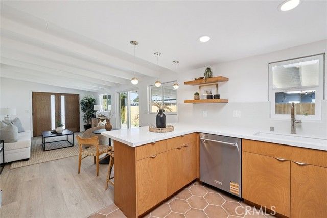 21 La Cadena Street, Santa Barbara, CA 93103