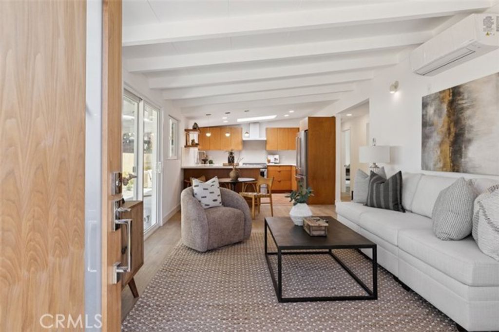 21 La Cadena Street, Santa Barbara, CA 93103