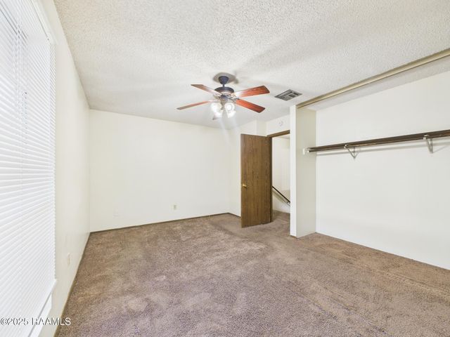 201 High Meadows Boulevard 218, Lafayette, LA 70507