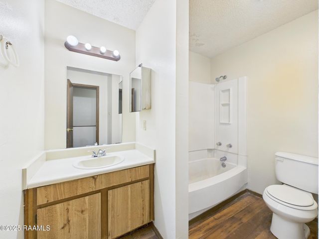 201 High Meadows Boulevard 218, Lafayette, LA 70507