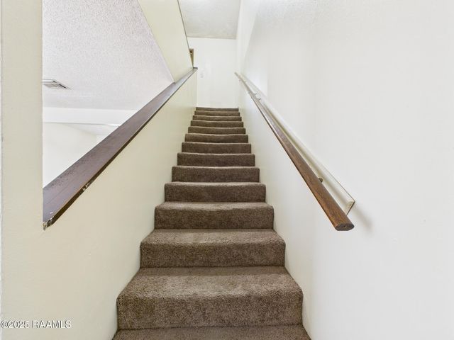 201 High Meadows Boulevard 218, Lafayette, LA 70507