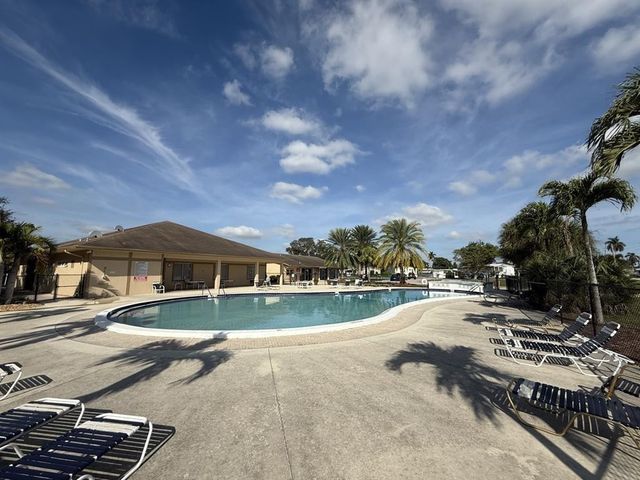 8631 SW 20th Street, Davie, FL 33324