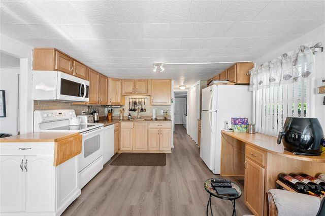 8631 SW 20th Street, Davie, FL 33324