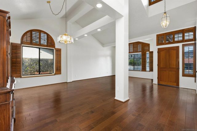 1693 W Country Club, Escondido, CA 92026