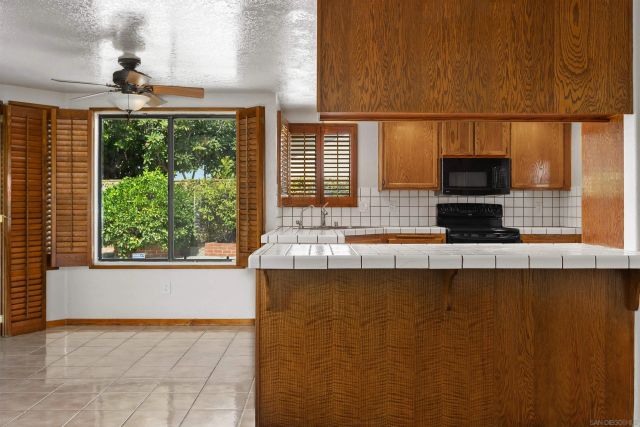 1693 W Country Club, Escondido, CA 92026