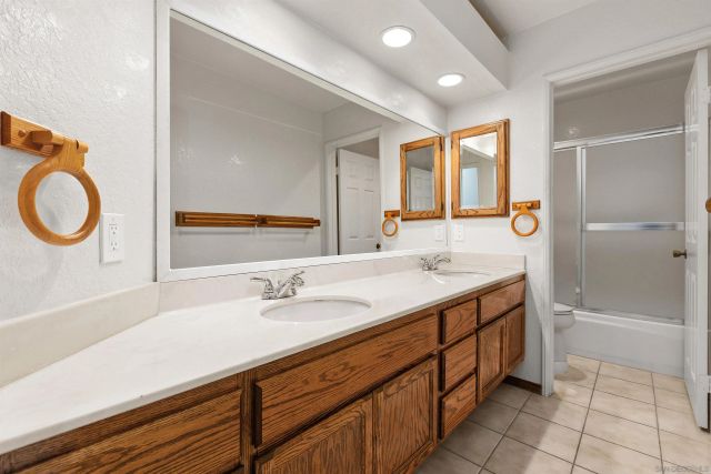 1693 W Country Club, Escondido, CA 92026