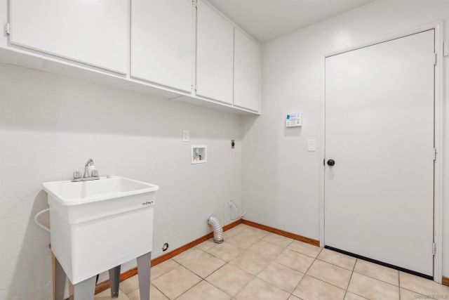 1693 W Country Club, Escondido, CA 92026
