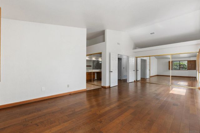 1693 W Country Club, Escondido, CA 92026