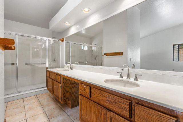 1693 W Country Club, Escondido, CA 92026